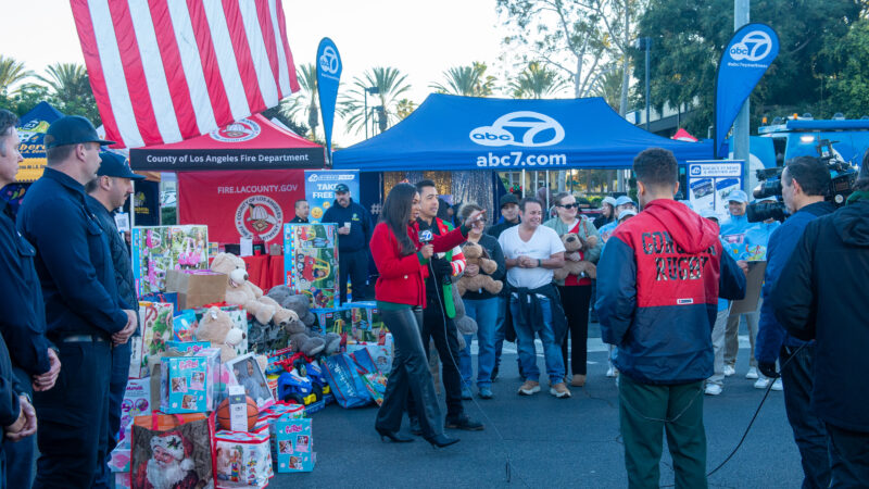 On Friday, December 5, 2025, the County of Los Angeles Fire Department (LACoFD) will join with ABC7 and local fire departments at the Community Toy Drive at the Los Cerritos Center.