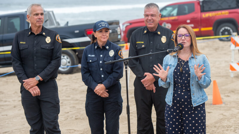 On Wednesday, June 4, 2025, Fire Chief Anthony C. Marrone joined Los Angeles County Third District Supervisor Lindsey P. Horvath, the Marine Mammal Care Center, the Department of Beaches and Harbors, and Lifeguard Division to release four sea lions into the waters at Venice Beach.